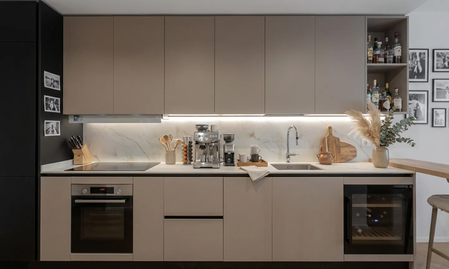 SPACIOUS 2.5 ROOMS RENOVATED WITH LOGGIA IN CASSARATE - Photo 2 of 11