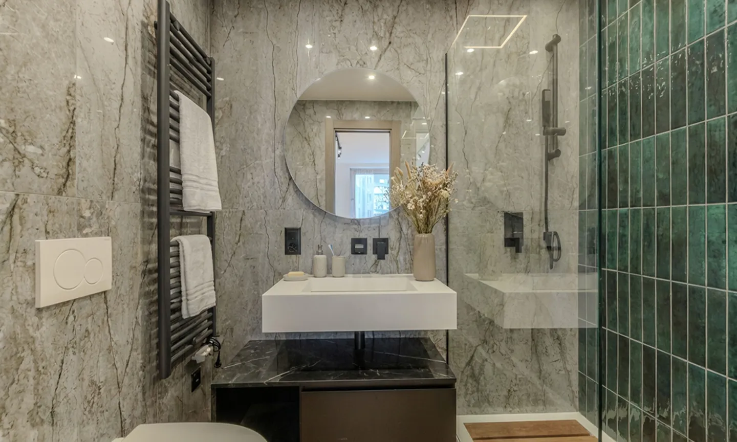 SPACIOUS 2.5 ROOMS RENOVATED WITH LOGGIA IN CASSARATE - Photo 6 of 11