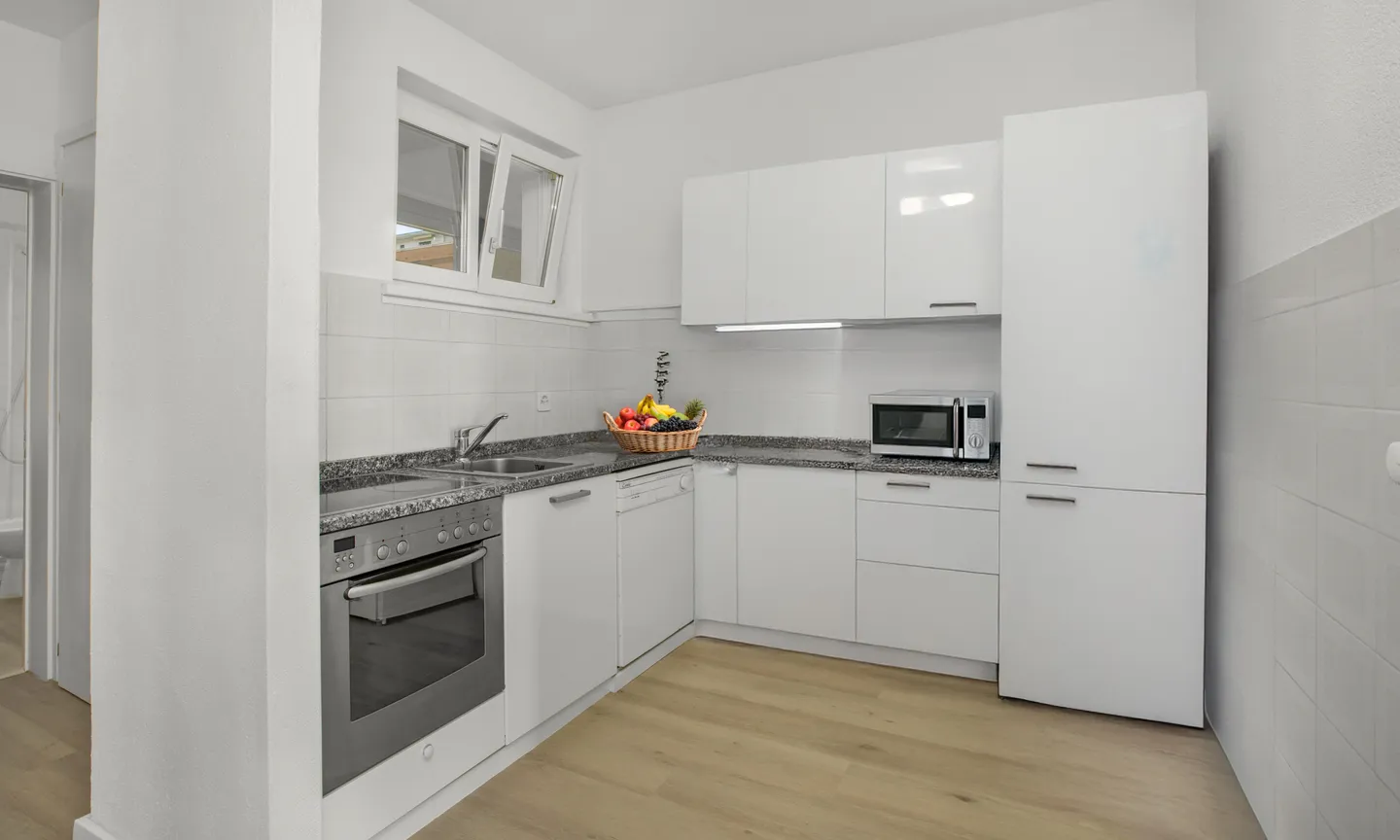 MIETE ZUM KAUF - BEQUEME UND HELLER 4.5 ZIMMER RENOVIERT IN AGNO - Foto 6 von 11