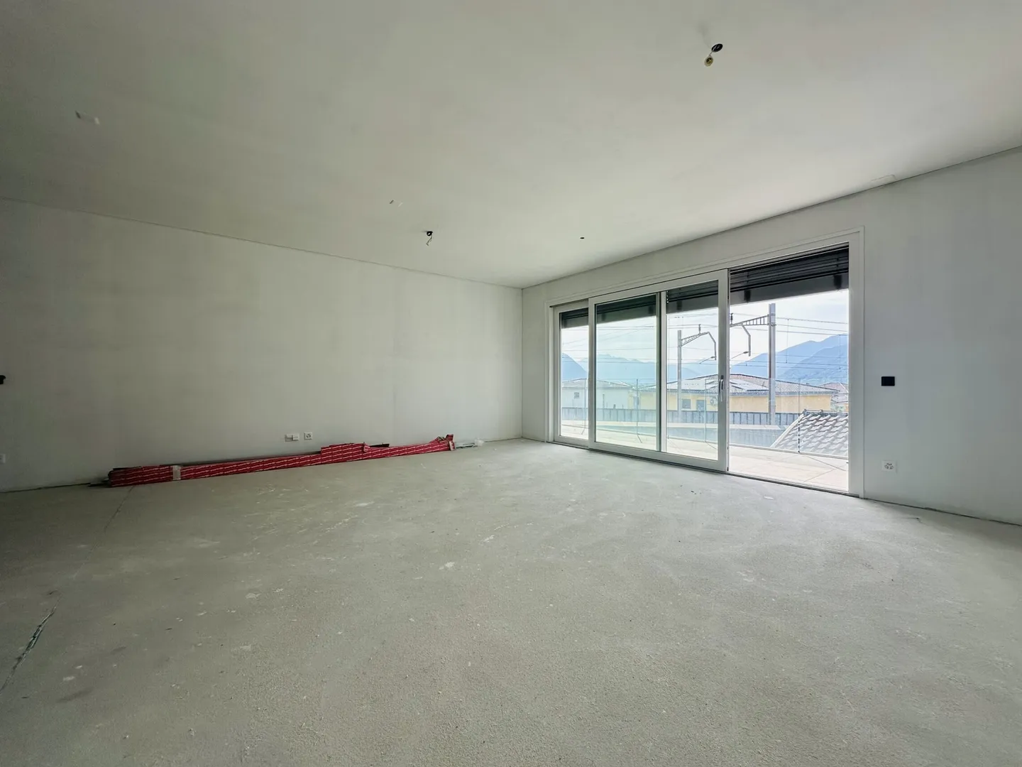NOUVEAU 4.5 PIÈCES AVEC BALCON ET VUE DÉGAGÉE À BELLINZONA - Photo 4 sur 10