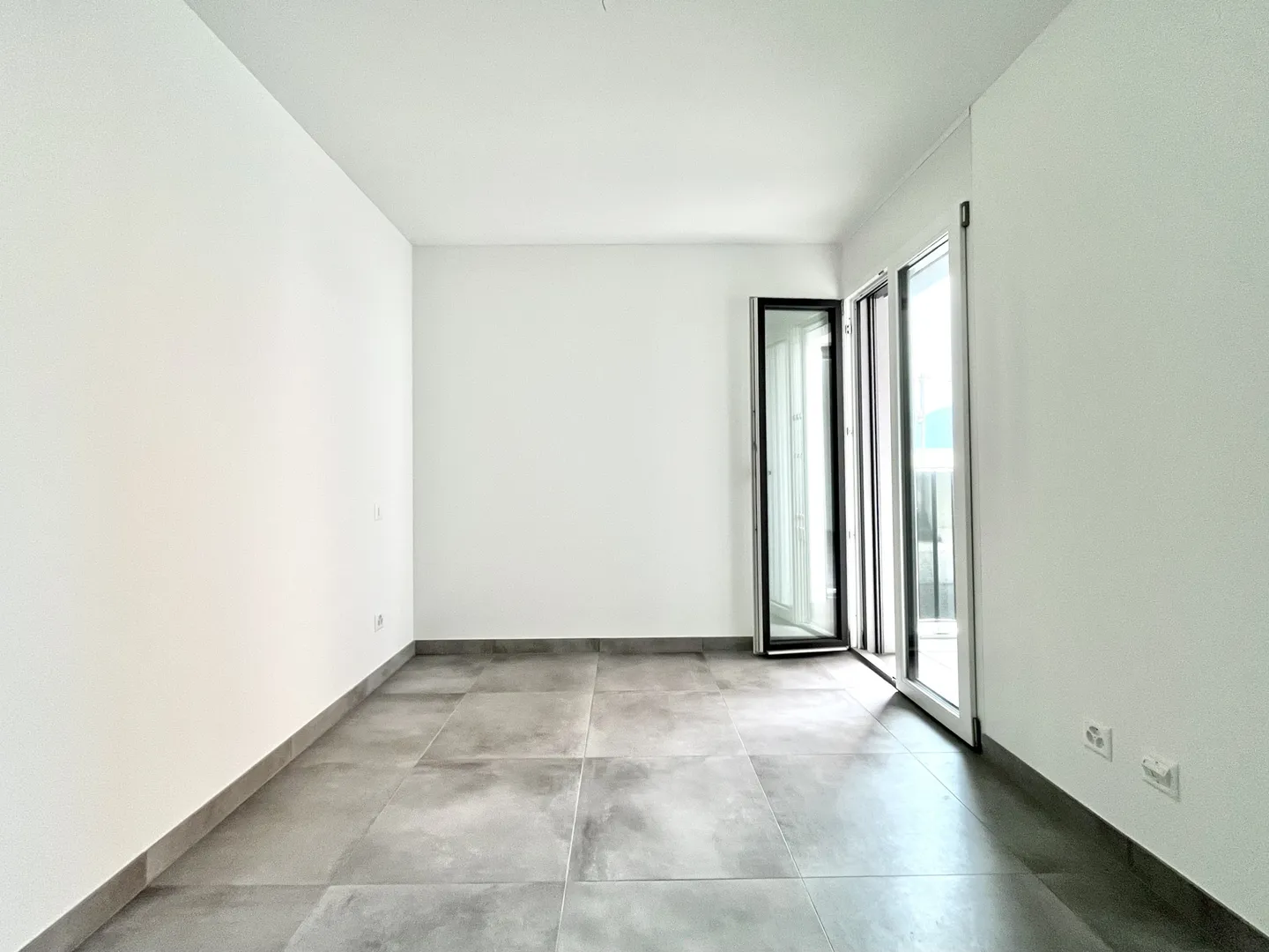AFFITTASI 2.5 AL PIANO TERRA CON TERRAZZO A LUGANO TESSERETE - Foto 5 di 9
