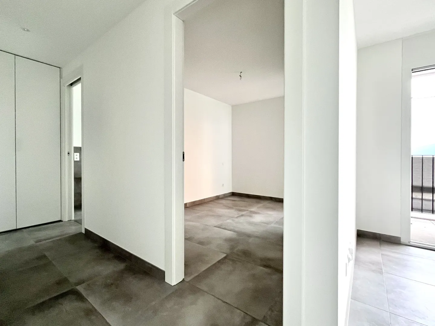 AFFITTASI 2.5 AL PIANO TERRA CON TERRAZZO A LUGANO TESSERETE - Foto 4 di 9