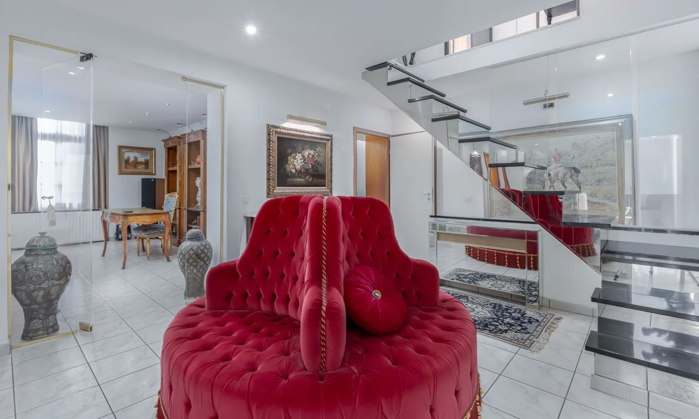 Villa spaziosa con grande giardino - Foto 7 di 9