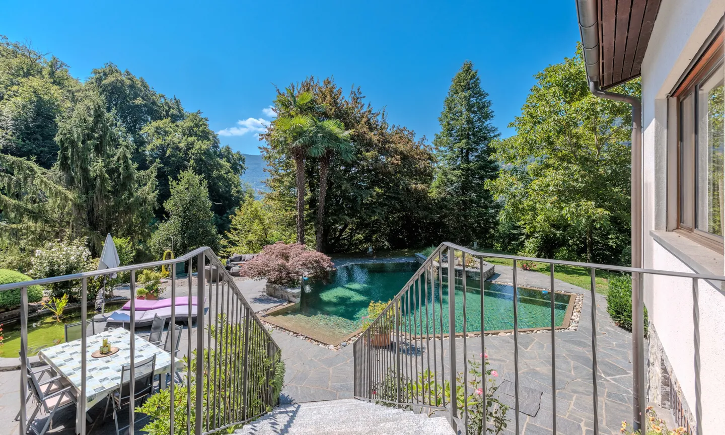 STUNNING AND SPACIOUS 11-ROOM VILLA WITH POOL IN PURASCA - Photo 8 of 12