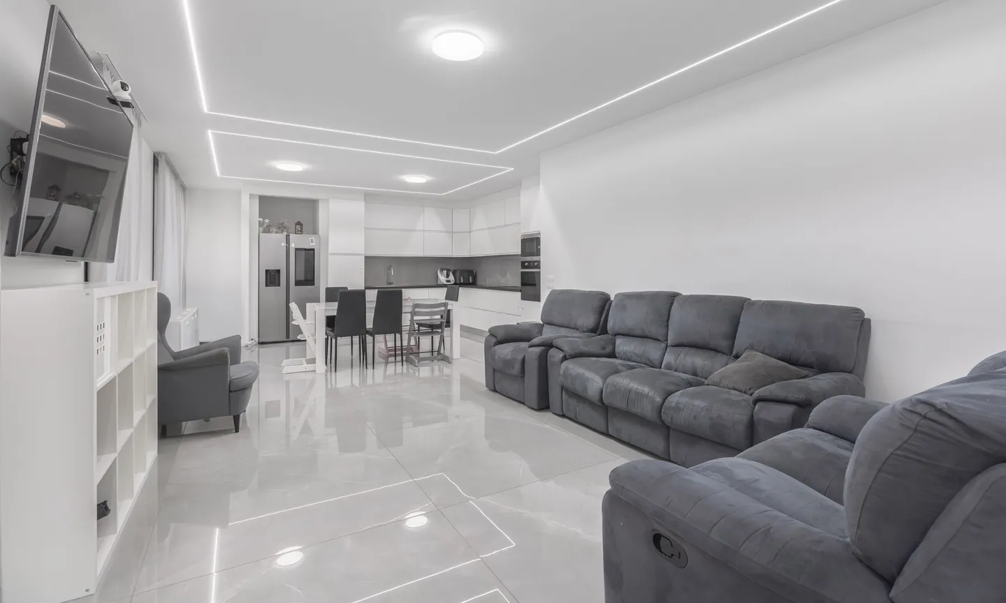 NUOVA CASA UNIFAMILIARE 5.5 LOCALI IN RIVIERA - Foto 1 di 9