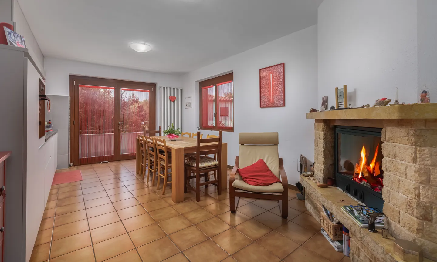 MAISON ROMANTIQUE 4.5 PIÈCES AVEC JARDIN À ARZO - Photo 2 sur 9