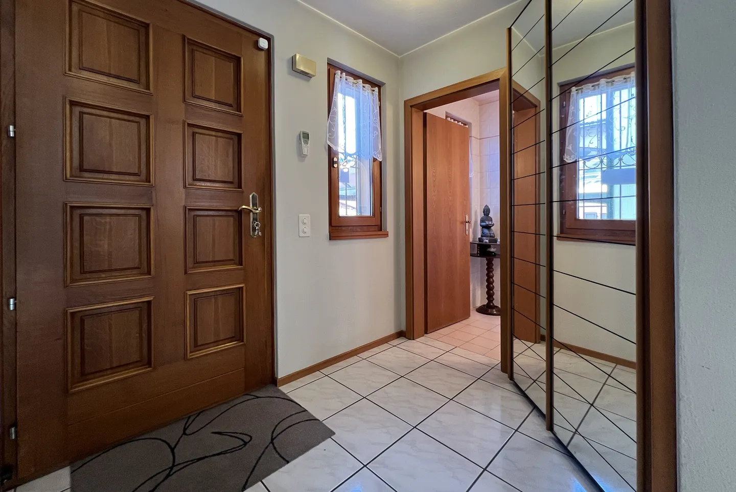 SCHÖNE VILLA MIT 4.5 ZIMMERN UND GROSSER HOBBYRAUM IN NOVAZZANO - Foto 6 von 13
