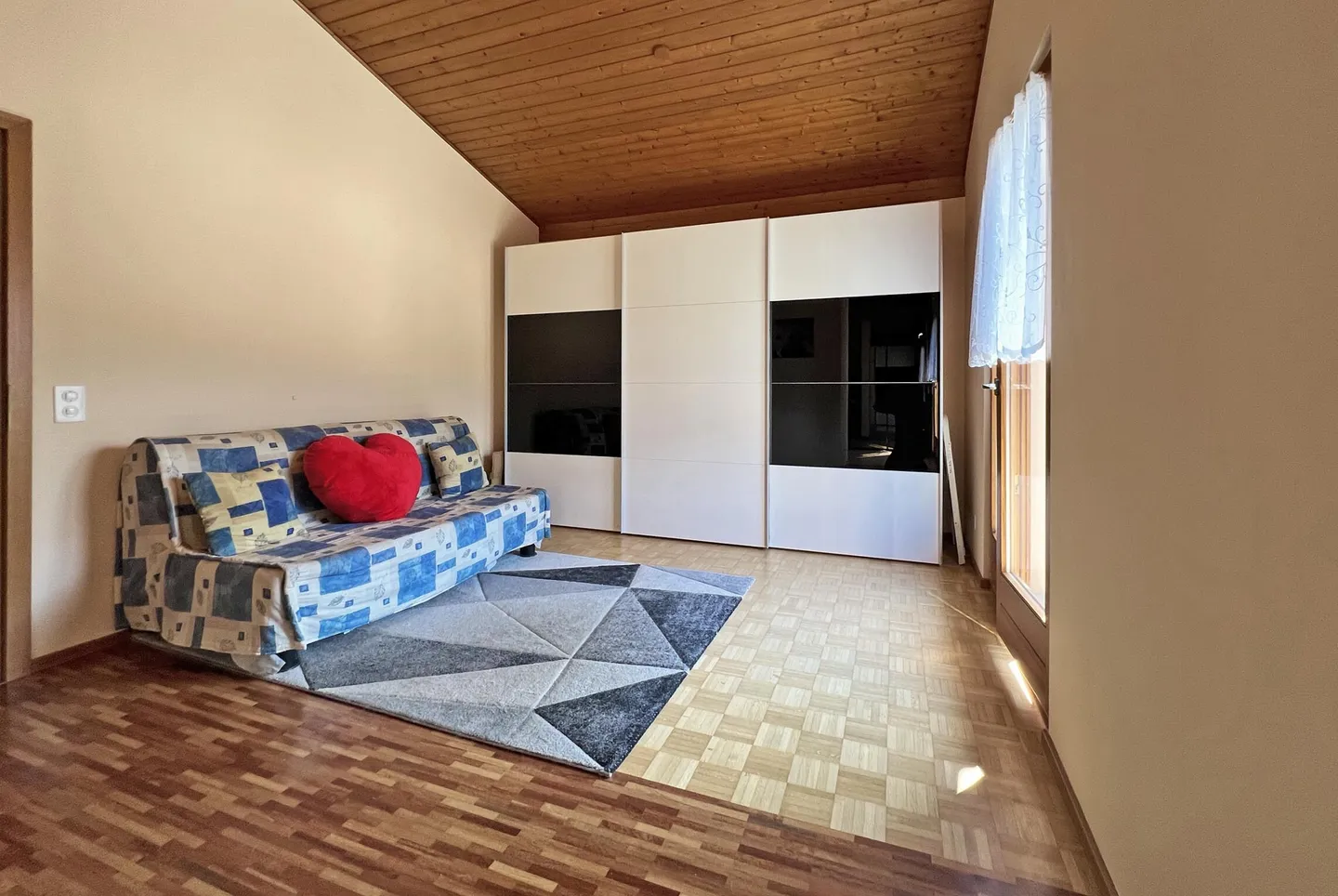 SCHÖNE VILLA MIT 4.5 ZIMMERN UND GROSSER HOBBYRAUM IN NOVAZZANO - Foto 12 von 13