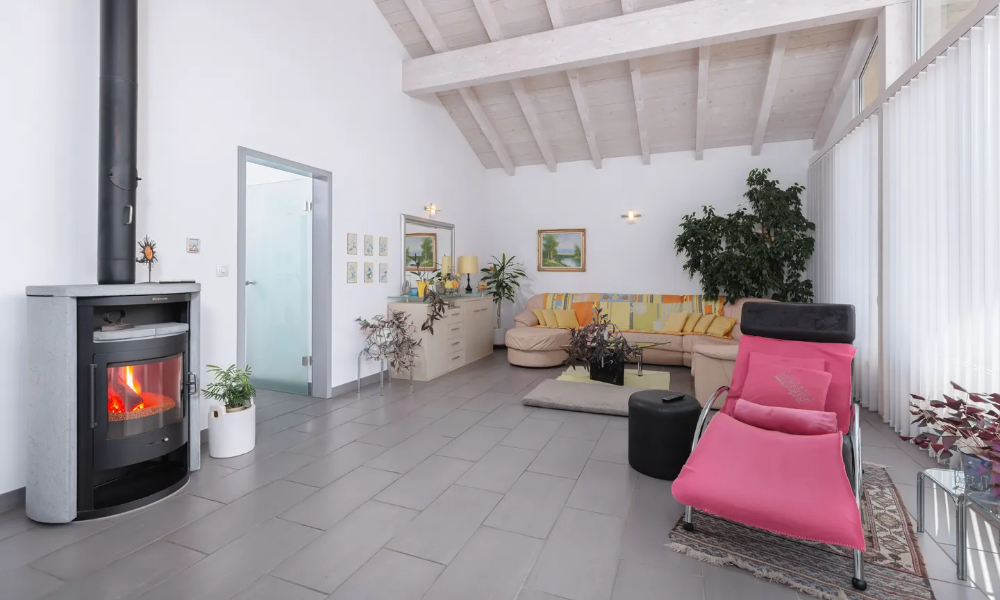 MAISON BIFAMILIALE SPACIEUSE AVEC JARDIN ET GROTTE À GIUBIASCO - Photo 1 sur 9