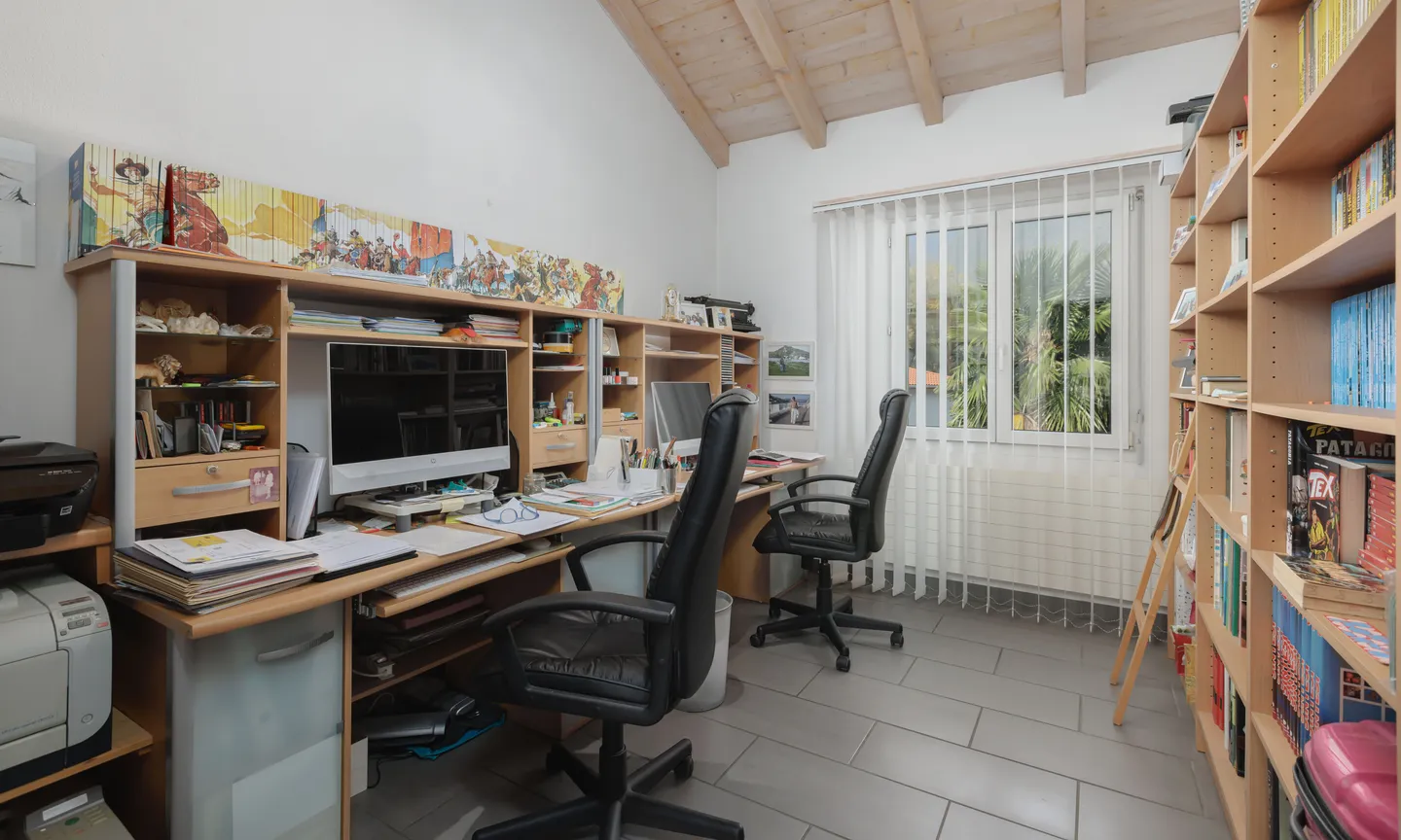 TWO-FAMILY HOUSE WITH 9 ROOMS, GARDEN, AND GROTTO IN GIUBIASCO - Photo 7 of 9