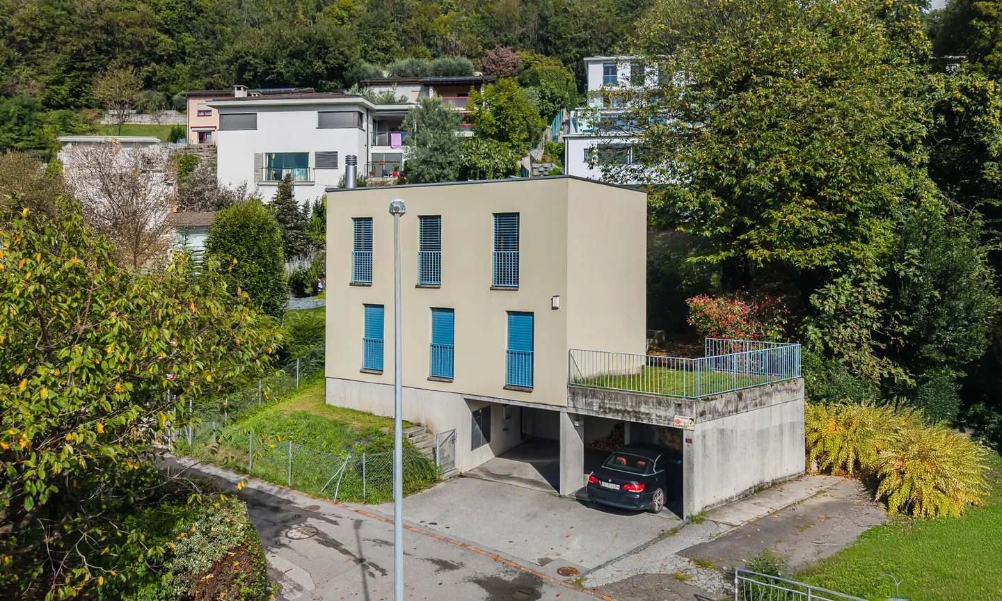 VILLA UNIFAMILIARE 6.5 LOCALI NEL VERDE A PONTE CAPRIASCA - Foto 9 di 9
