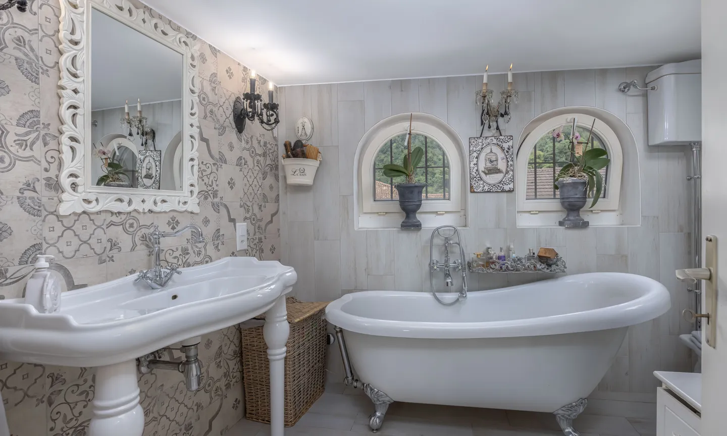 ELEGANTE ATTICO 4.5 LOCALI A POCHI PASSI DAL LAGO A MAROGGIA - Foto 5 di 9