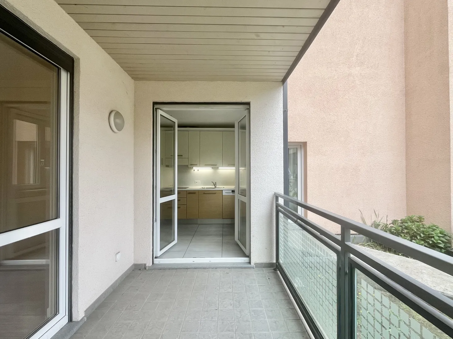 OCCASION - MODERN 3.5 ROOMS WITH TERRACE IN RIVERA - Photo 5 of 9