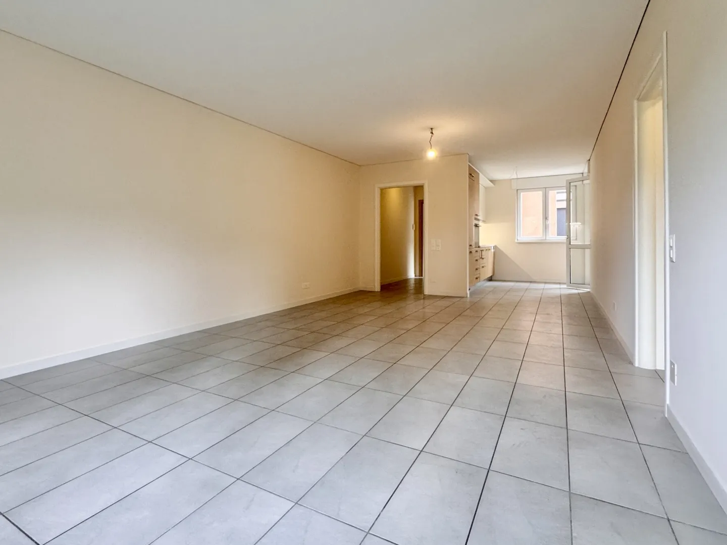 OCCASION - MODERN 3.5 ROOMS WITH TERRACE IN RIVERA - Photo 2 of 9