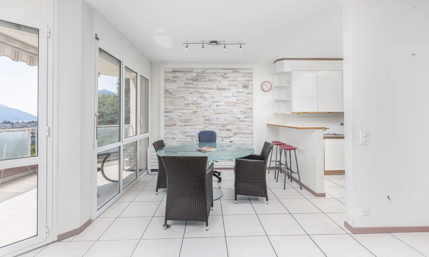 GELEGENHEIT - 4.5-ZIMMER-WOHNUNG MIT SEEBLICK IN LUGANO - Foto 3 von 9