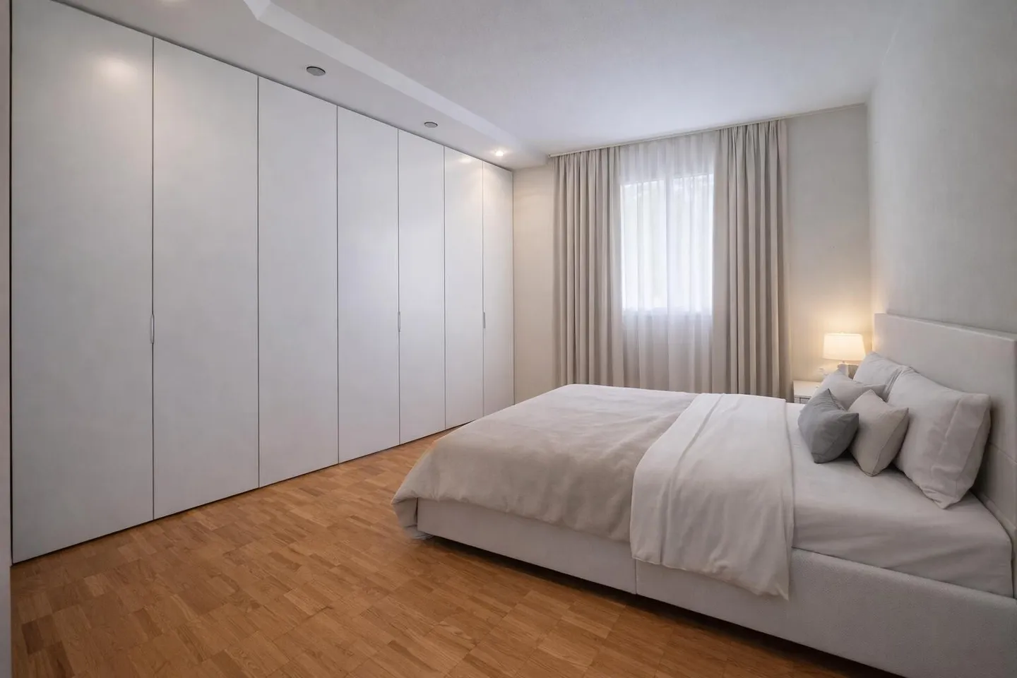 AMPIO 4.5 VISTA LAGO CON TERRAZZA IN ZONA CENTRALE DI LUGANO - Photo 6 of 10