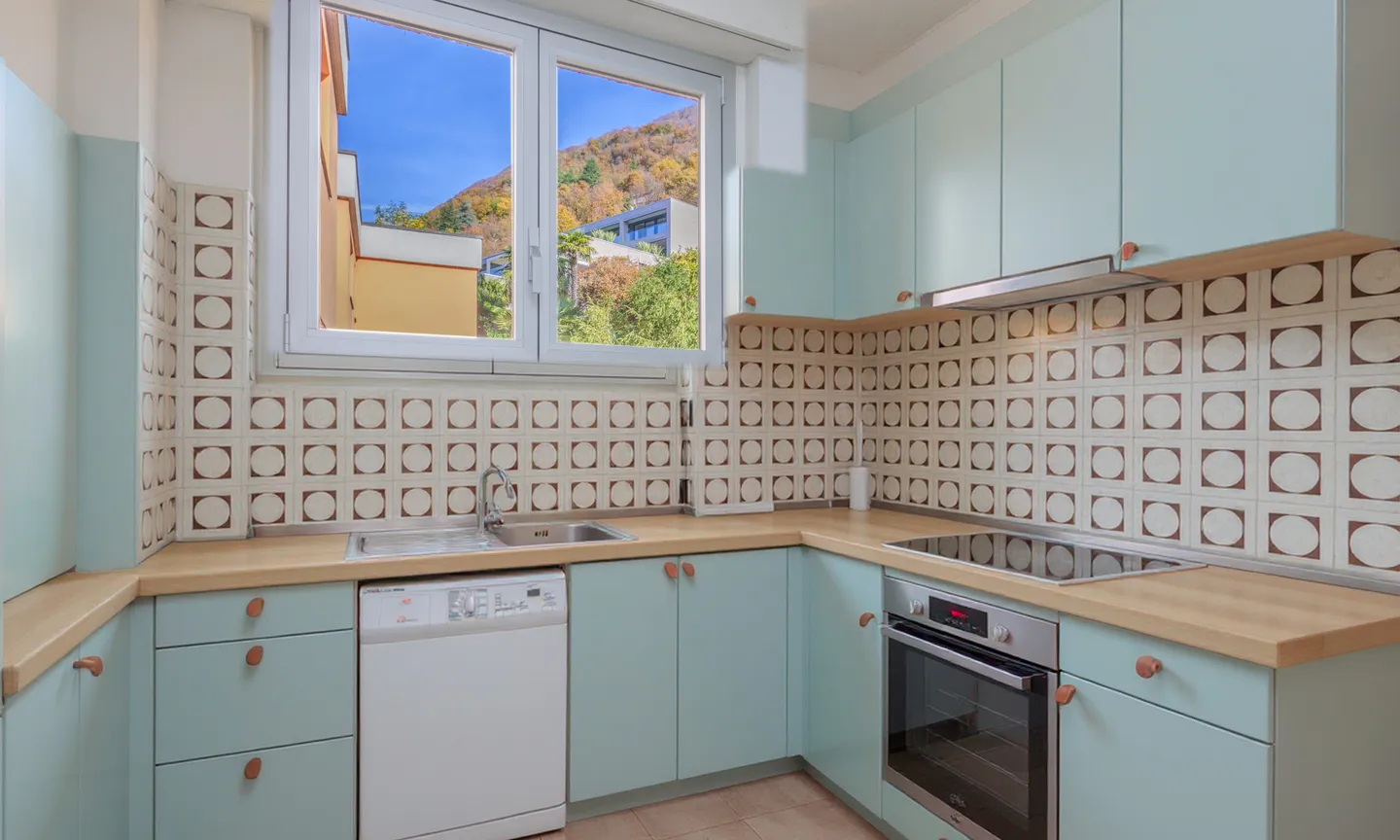 OCCASION - 4.5-ROOM APARTMENT WITH LAKE VIEW IN BISSONE - Photo 4 of 9