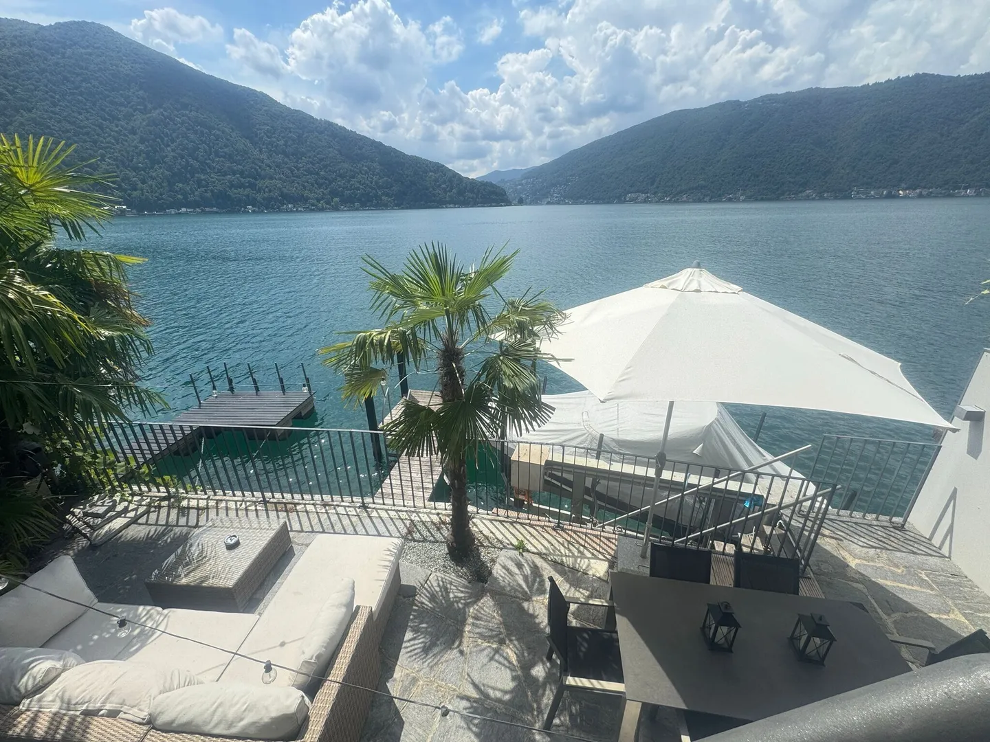 EXCLUSIVE LAKEFRONT VILLA 4.5 WITH BOAT MOORING IN MAROGGIA - Photo 1 of 13