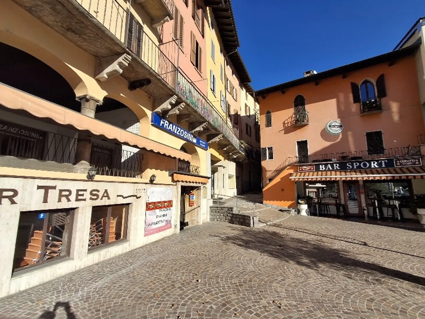 2 CASE DI NUCLEO + RUSTICO DA RISTRUTTURARE A PONTE TRESA - Foto 7 di 9