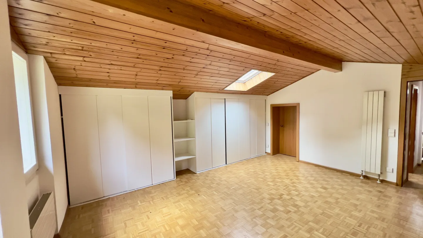 SPACIOUS 3.5-ROOM DUPLEX IN THE HEART OF PURASCA - Photo 6 of 11
