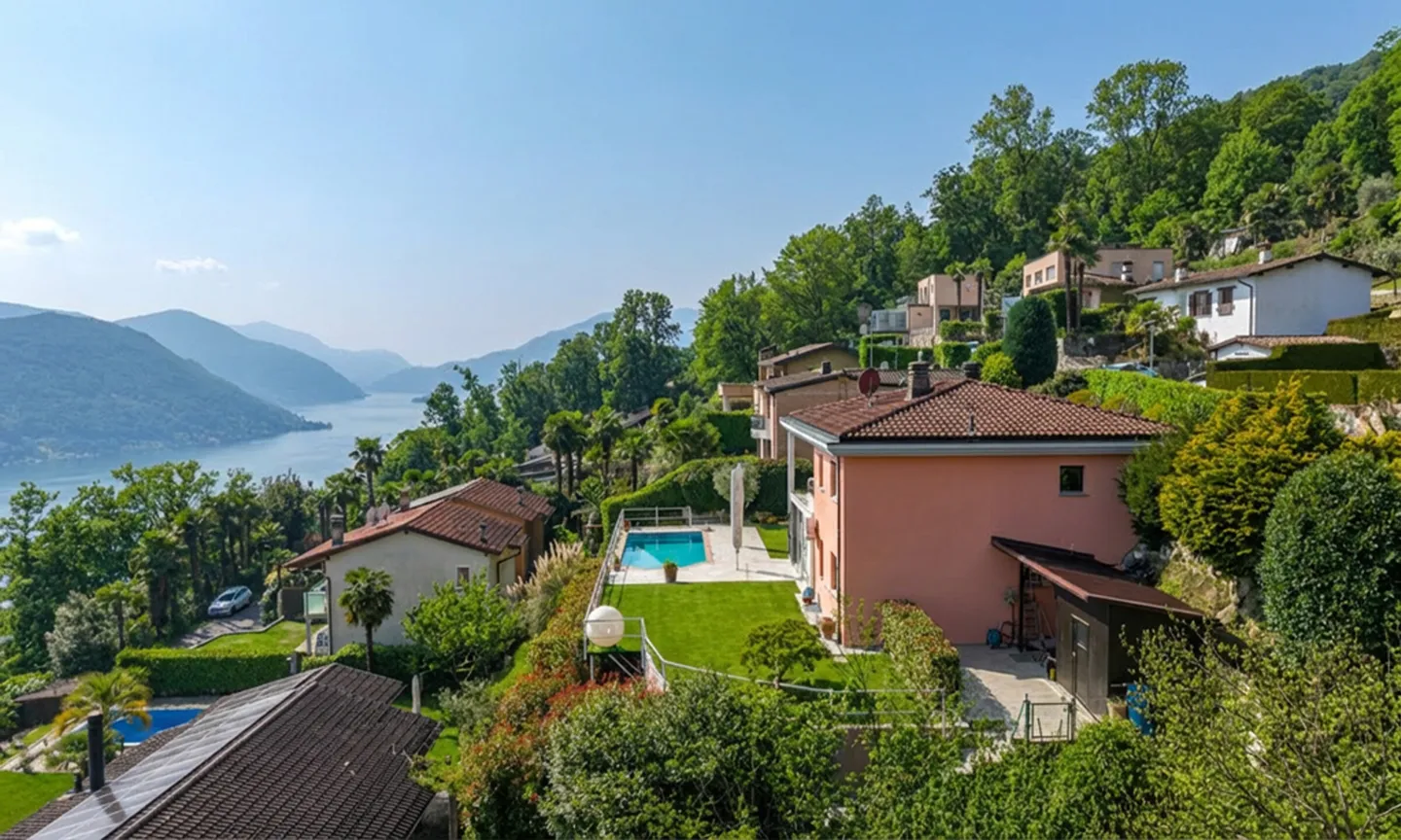 SPLENDID VILLA 6.5 ROOMS WITH LAKE VIEW AND POOL IN BIOGGIO - Photo 9 of 9