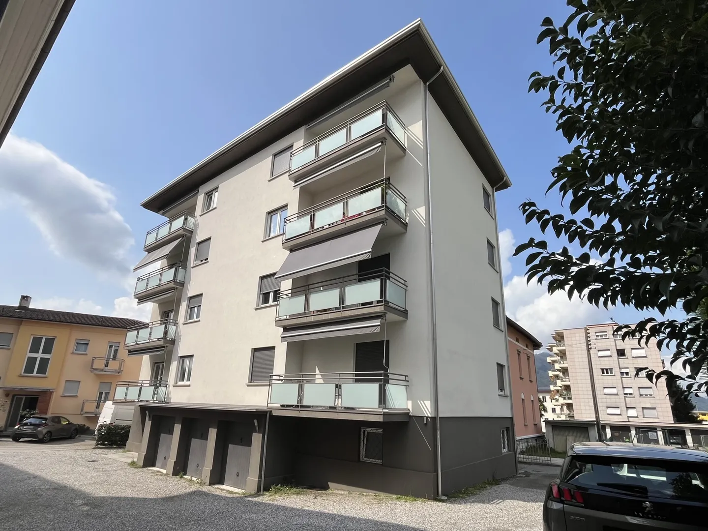 AFFITTASI ATTICO 3.5 LOCALI CON DUE BALCONI A MENDRISIO - Foto 9 di 10