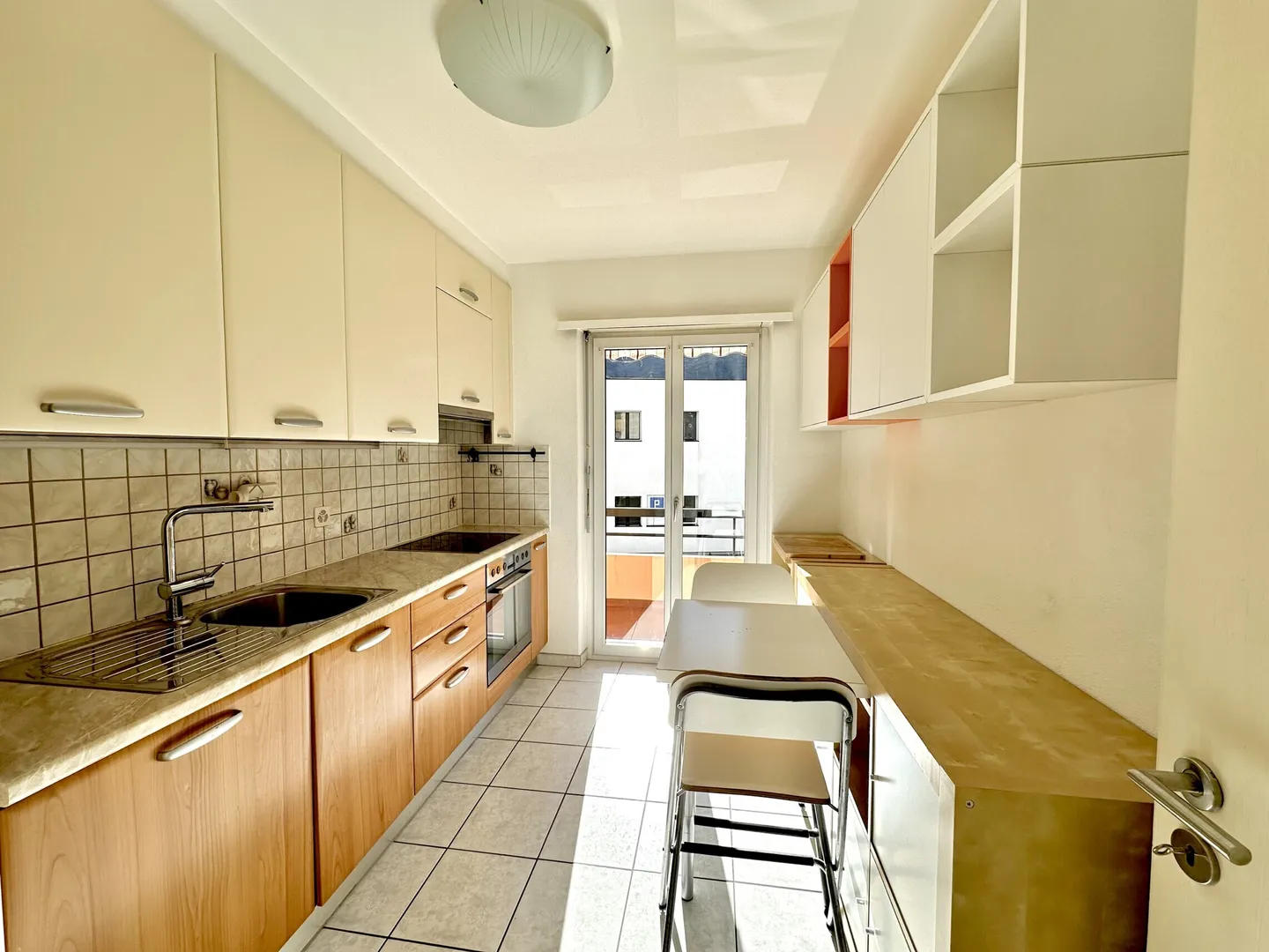 BRIGHT AND SPACIOUS 3.5 ROOMS WITH GARAGE IN SANT'ANTONINO - Photo 1 of 9