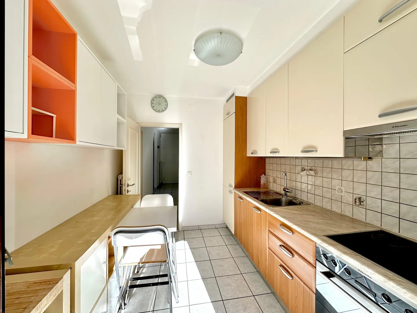 BRIGHT AND SPACIOUS 3.5 ROOMS WITH GARAGE IN SANT'ANTONINO - Photo 2 of 9