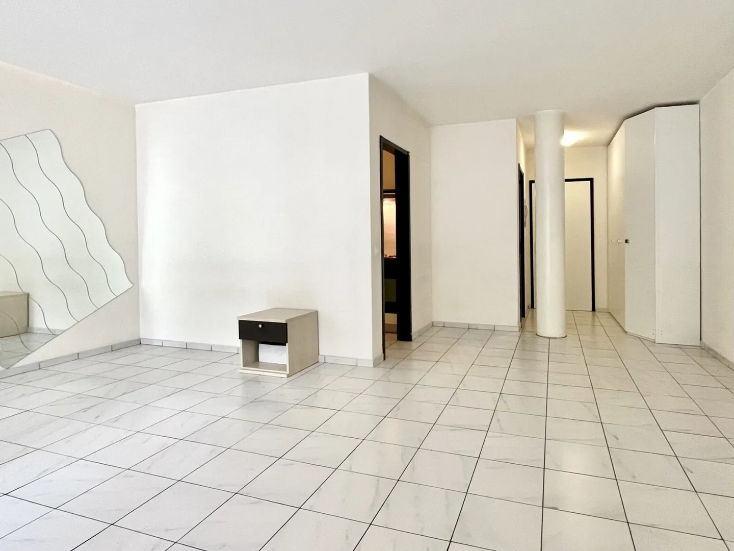 STUDIO MEUBLÉ AVEC BALCON DANS UN SECTEUR BIEN SERVI À CANOBBIO - Photo 1 sur 10