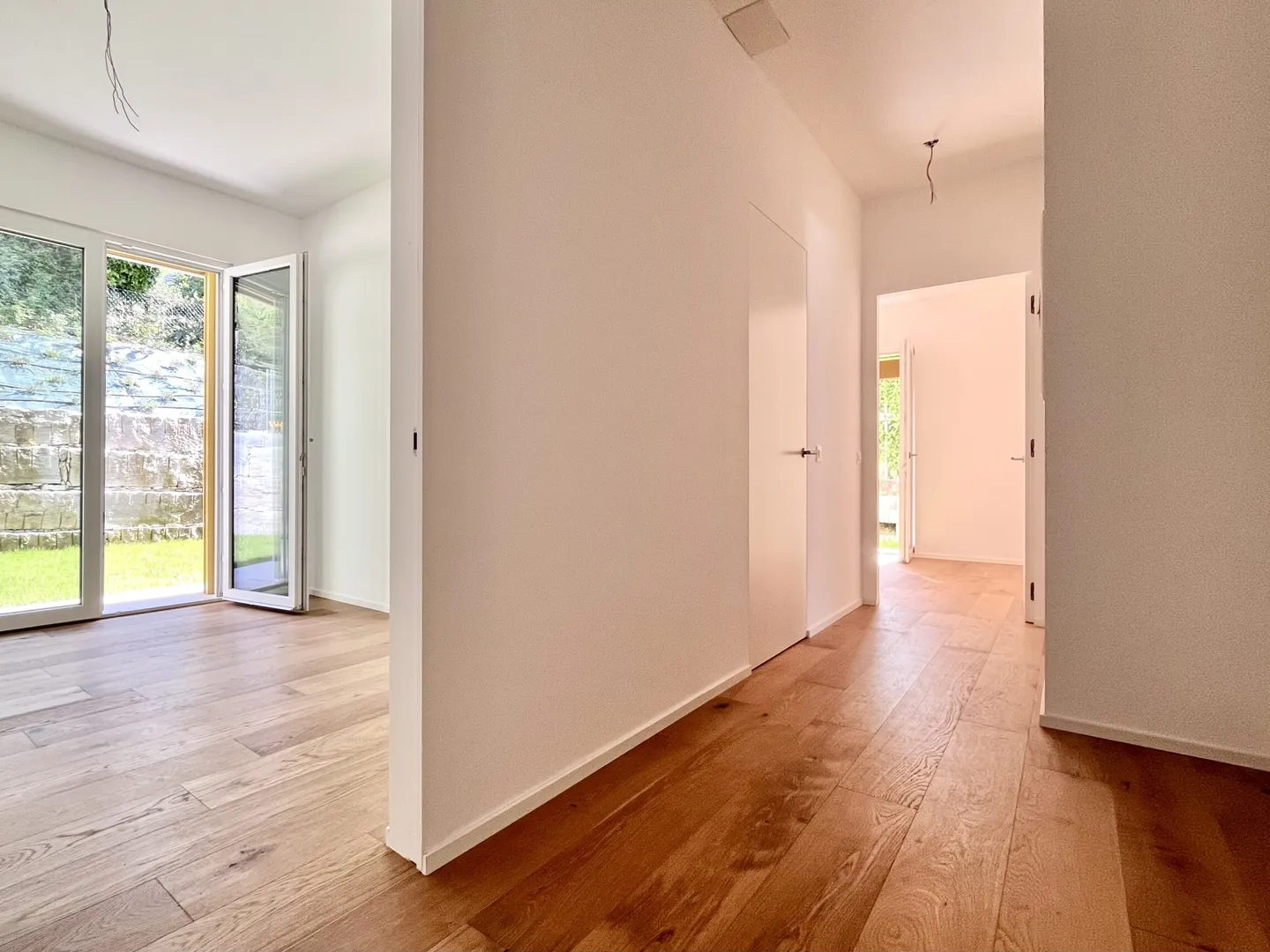 AMPIO 4.5 LOCALI CON GIARDINO E VISTA LAGO A BRUSINO ARSIZIO - Foto 5 di 10
