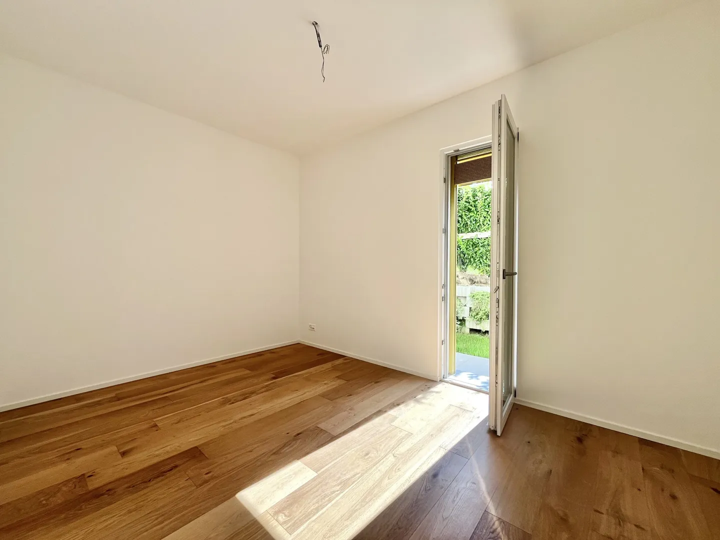 AMPIO 4.5 LOCALI CON GIARDINO E VISTA LAGO A BRUSINO ARSIZIO - Foto 7 di 10