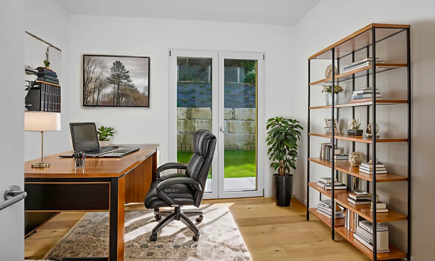 GERÄUMIGE 4.5 ZIMMER MIT GARTEN UND SEEBLICK IN BRUSINO ARSIZIO - Foto 2 von 9