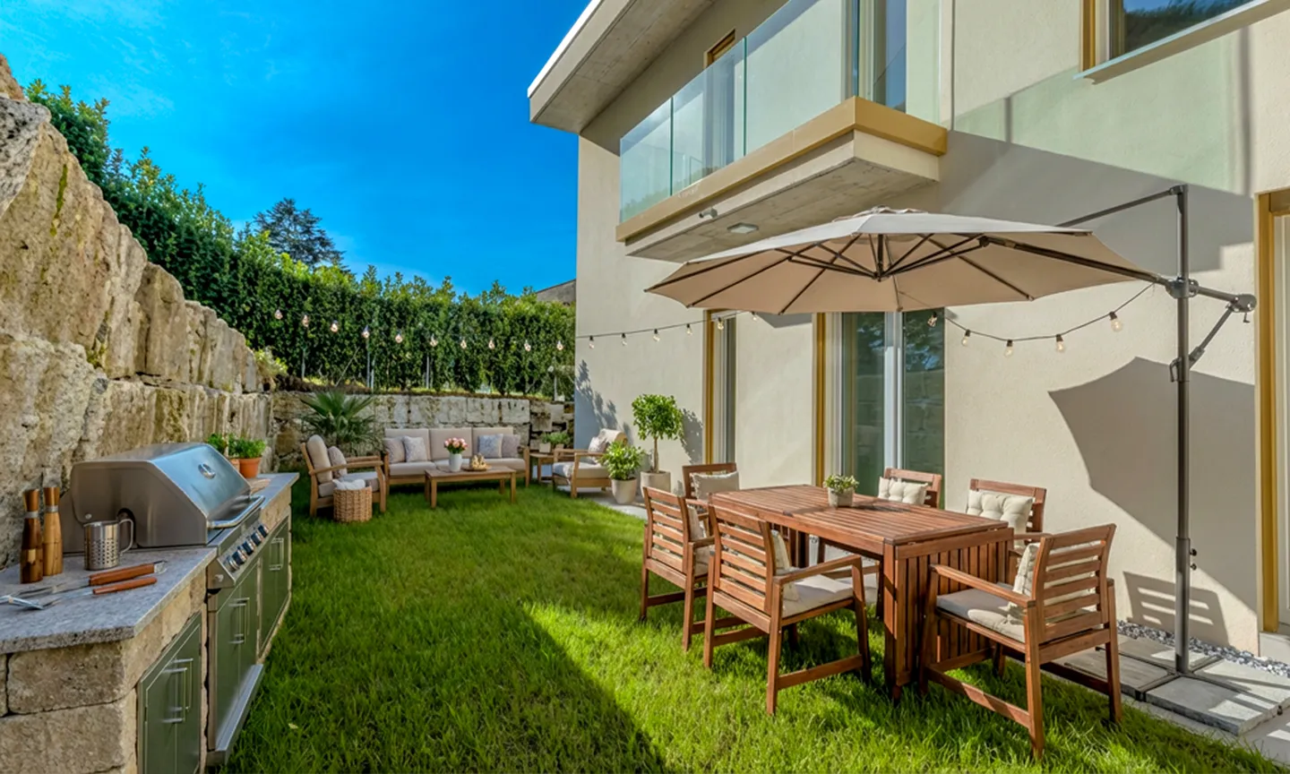 GERÄUMIGE 4.5 ZIMMER MIT GARTEN UND SEEBLICK IN BRUSINO ARSIZIO - Foto 9 von 9