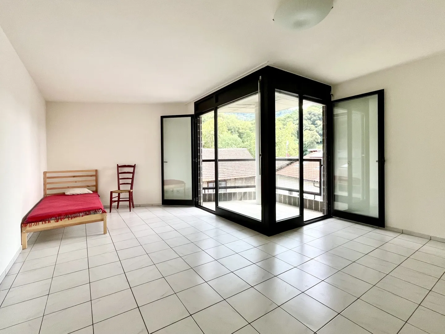 Monolocale arredato con balcone a Lugano - Foto 3 di 10