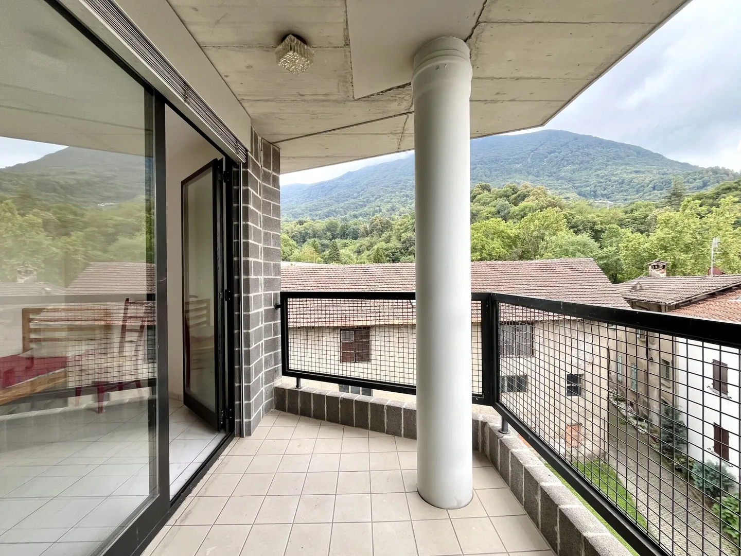 Monolocale arredato con balcone a Lugano - Foto 4 di 10