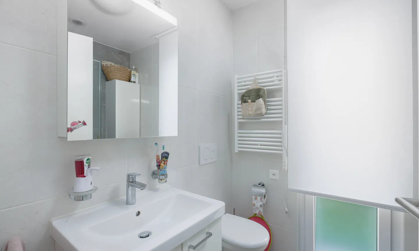 ELEGANT 4.5 ROOMS WITH LARGE GARDEN IN LUGANO FIGINO - Photo 6 of 9