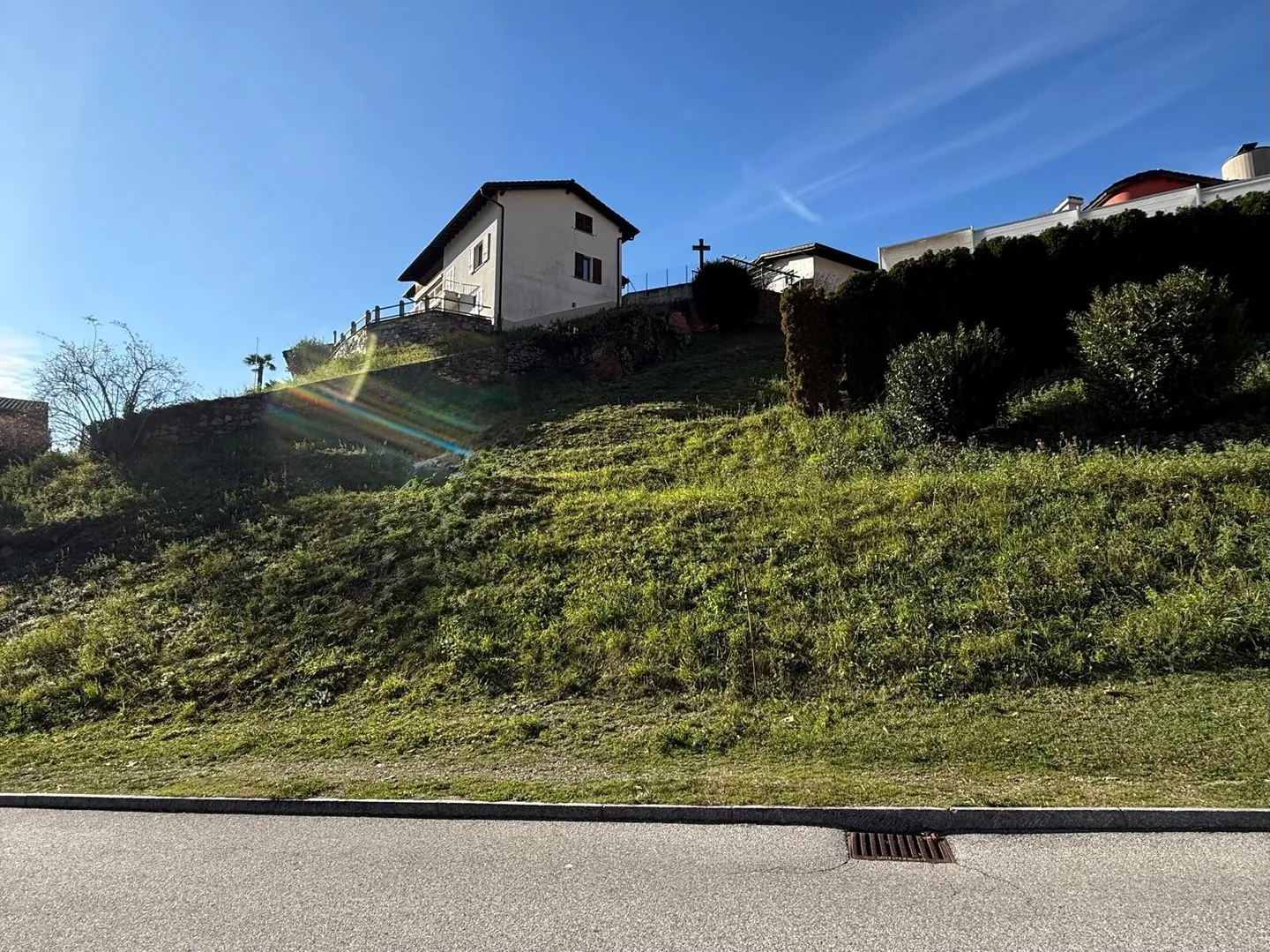 BUILDABLE LAND OF ABOUT 510 SQM IN AROGNO IN VAL MARA - Photo 2 of 4