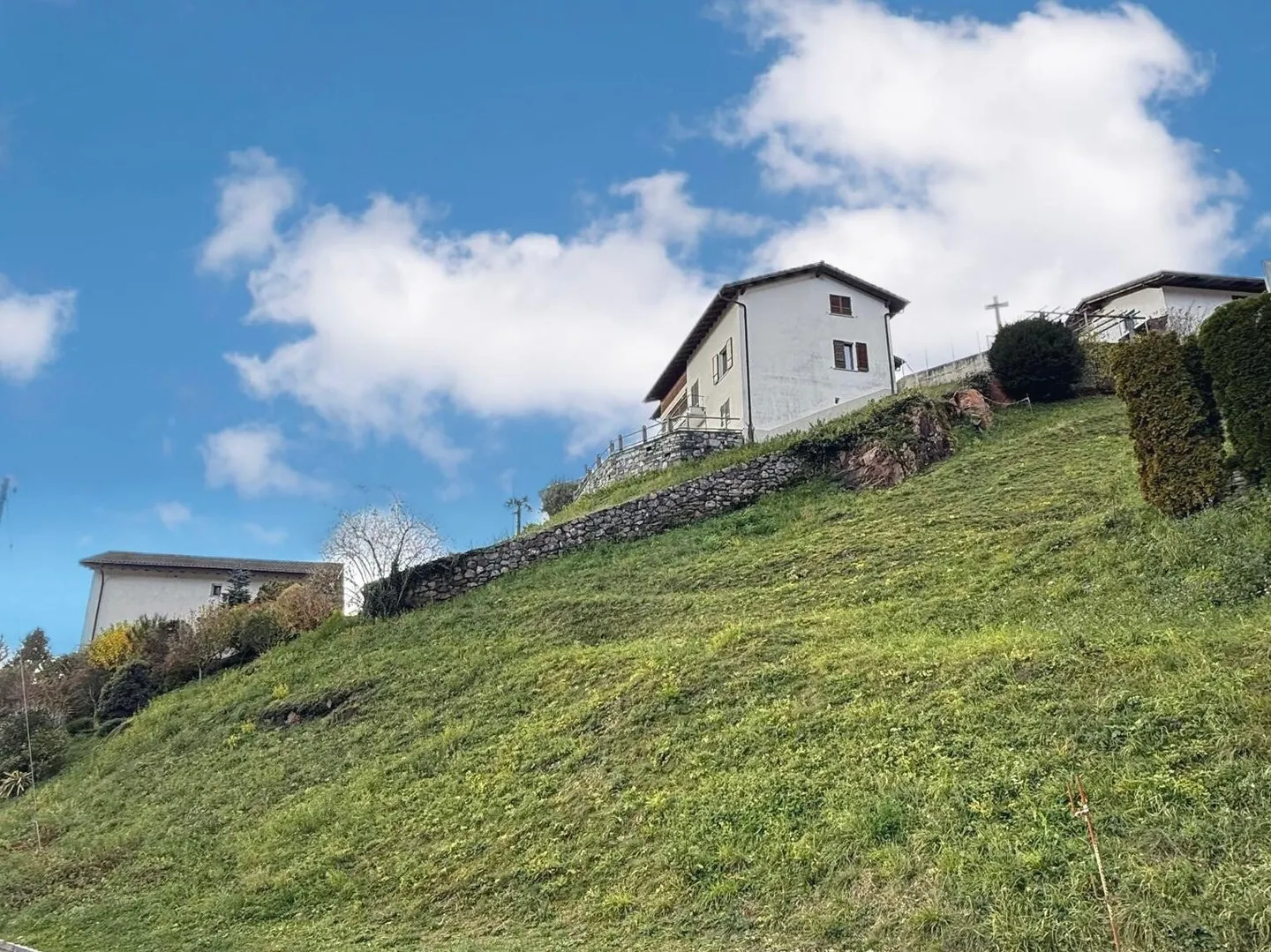 BUILDABLE LAND OF 510 SQM IN A BEAUTIFUL LOCATION IN AROGNO - Photo 1 of 4