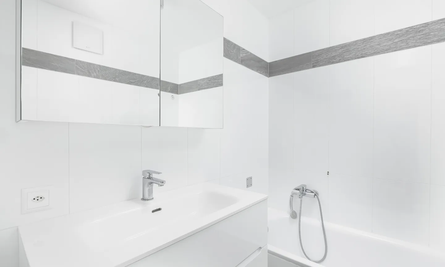 MODERNES WOHNUNG 3.5 ZIMMER MIT GARAGE IN CADRO - Foto 6 von 9