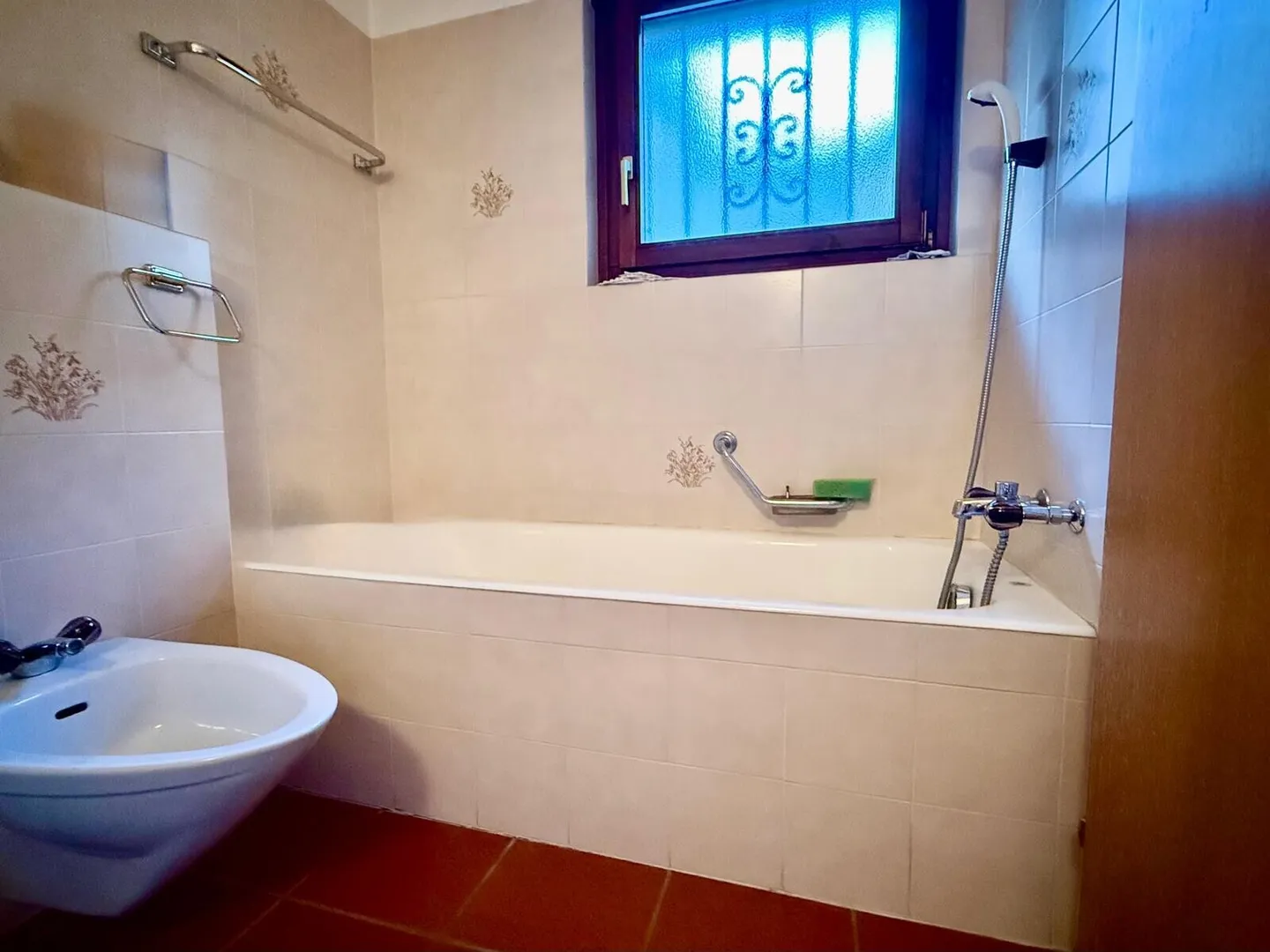 Welcoming Villa with 2 Terraces and Garden in Arogno - Photo 6 of 8