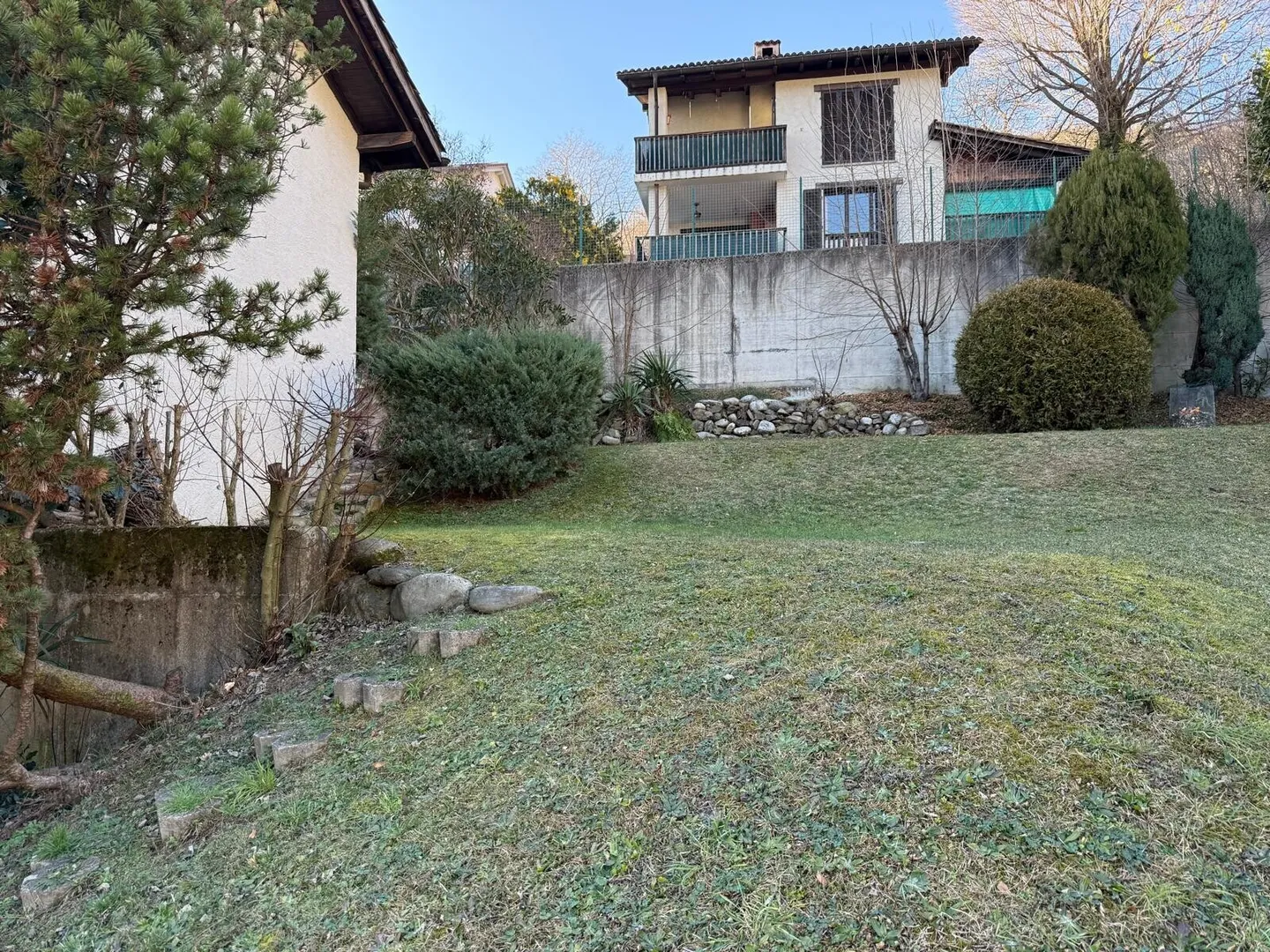 Welcoming Villa with 2 Terraces and Garden in Arogno - Photo 7 of 8