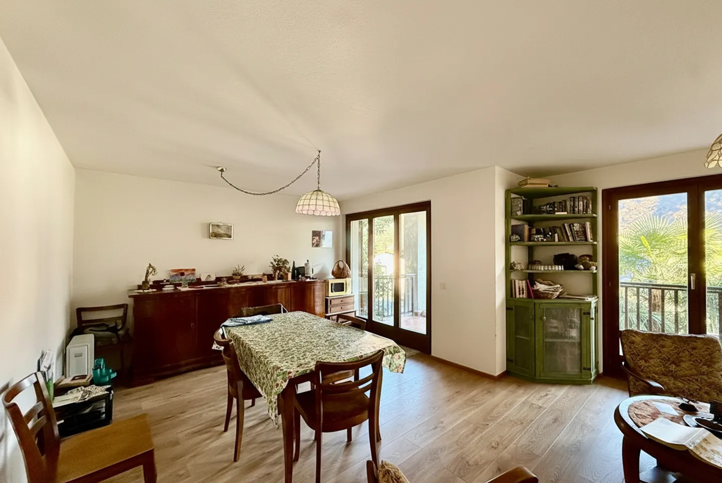 BELLE VILLA 4 CHAMBRES AVEC 2 TERRASSES ET JARDIN À AROGNO - Photo 4 sur 10