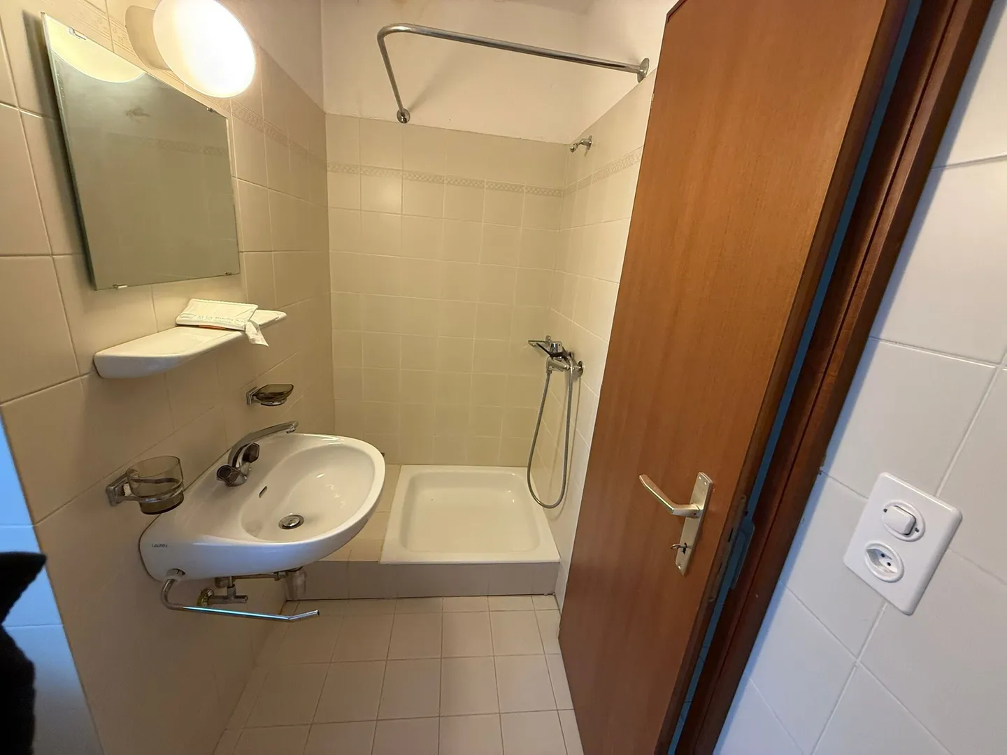 AMPIO E COMODO BILOCALE DA RISTRUTTURARE A CASLANO - Foto 6 di 7