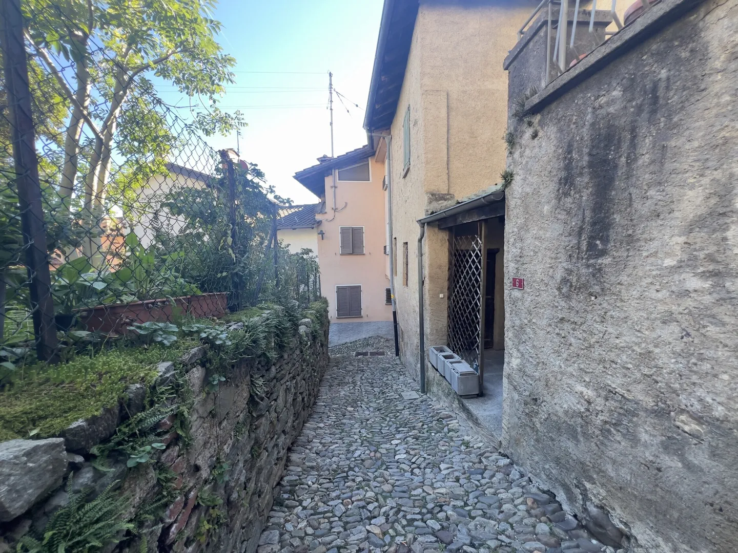 HAUS MIT 4 ZIMMERN UND DACHBODEN IN MIGLIEGLIA - Foto 1 von 10