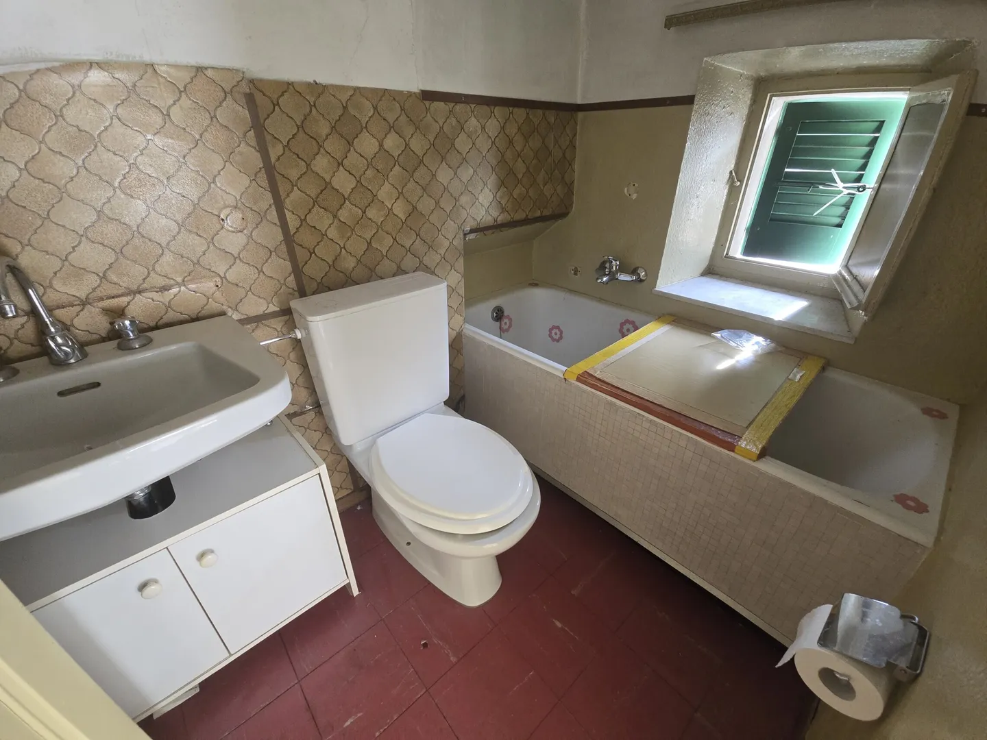 PARTIALLY RENOVATED CORE HOUSE IN TESSERETE - Photo 5 of 9