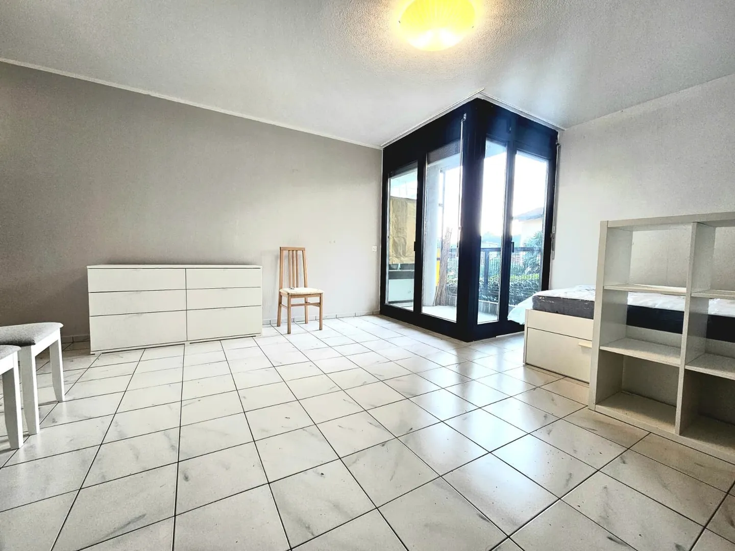 FOR RENT STUDIO APARTMENT WITH GARDEN IN CORNAREDO AREA IN LUGANO - Photo 1 of 7
