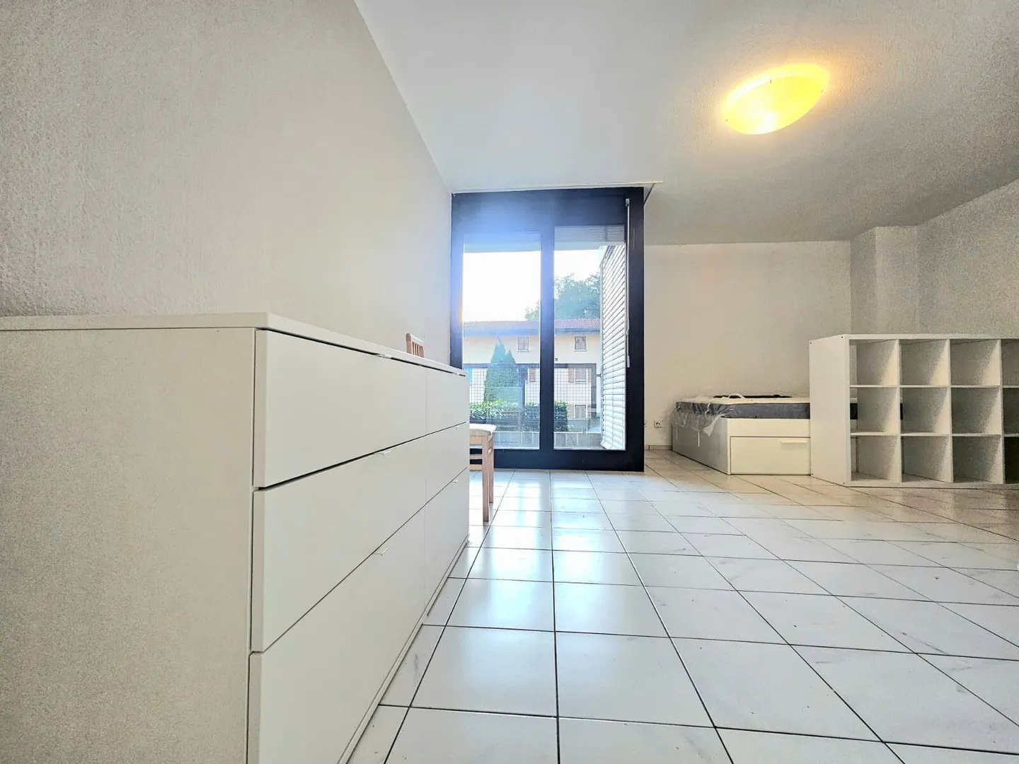 FOR RENT STUDIO APARTMENT WITH GARDEN IN CORNAREDO AREA IN LUGANO - Photo 2 of 7