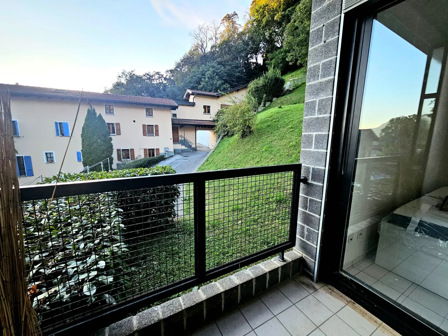 FOR RENT STUDIO APARTMENT WITH GARDEN IN CORNAREDO AREA IN LUGANO - Photo 3 of 7