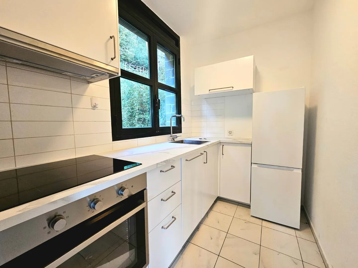 FOR RENT STUDIO APARTMENT WITH GARDEN IN CORNAREDO AREA IN LUGANO - Photo 4 of 7
