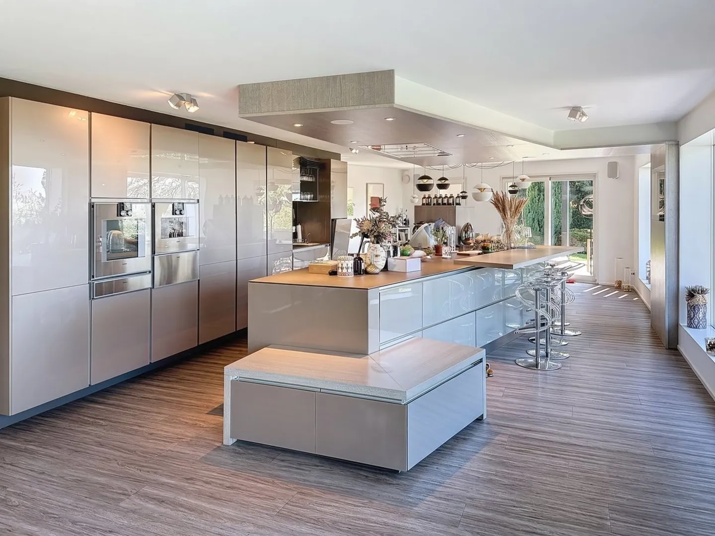 Moderne Villa mit Seeblick - Foto 3 von 12